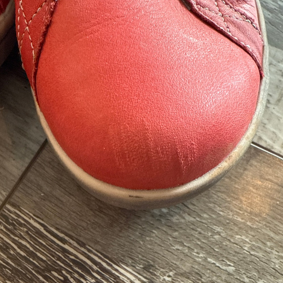 Cloud Aika Womens High Top Sneaker Shoe Red Leather 7.5 Comfort Easy On Side Zip - Picture 13 of 13